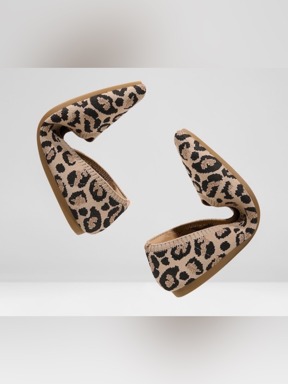 Like New Vivaia Leopard Print Pointed Toe Flats Size 38 - Picture 8 of 9